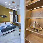 Aparthotel Deluxe Center