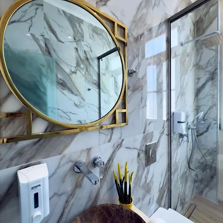 아파트호텔 Deluxe Center 3*