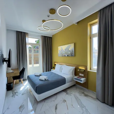 Deluxe Center 아파트호텔 하니아