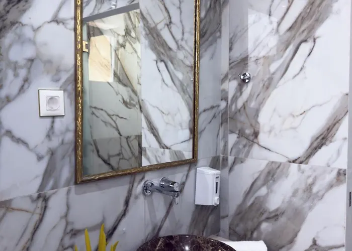 Aparthotel Deluxe Center