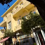Deluxe Center Aparthotel La Canea