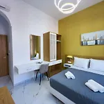 Deluxe Center Aparthotel