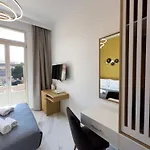 Deluxe Center Aparthotel 3*