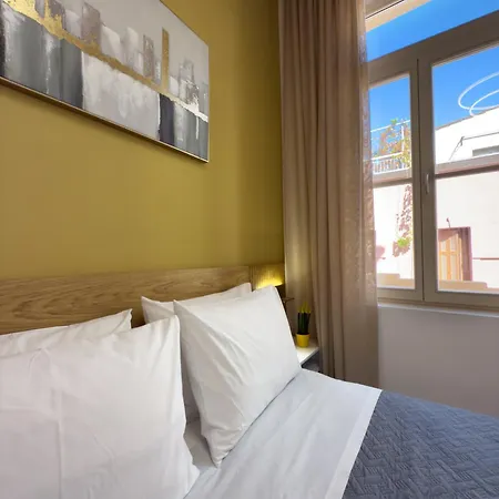 Hotel apartamentowy Deluxe Center