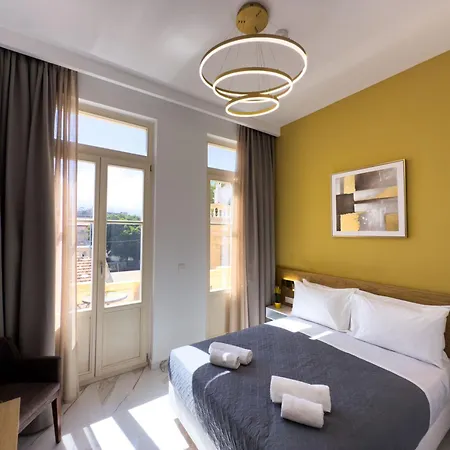 Aparthotel Deluxe Center