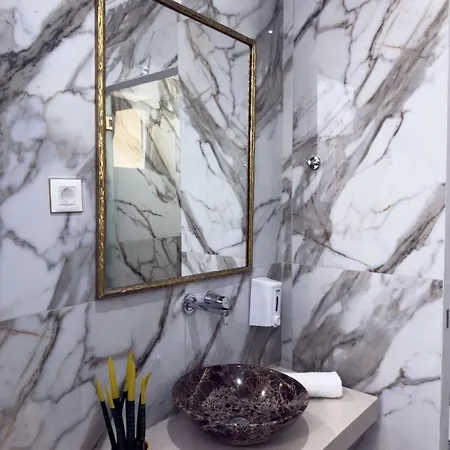 Hotel apartamentowy Deluxe Center