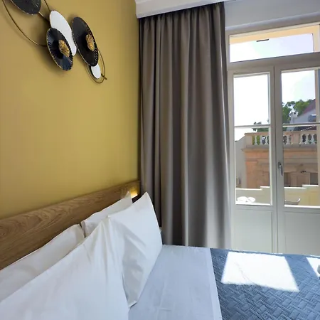 Deluxe Center Hotel apartamentowy