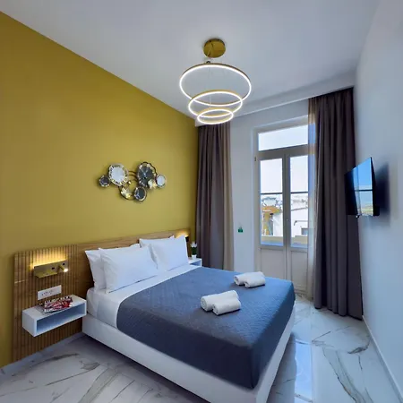 Deluxe Center 3* Chania (Crete)