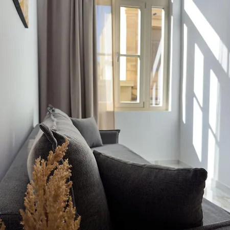 Hotel apartamentowy Deluxe Center 3*