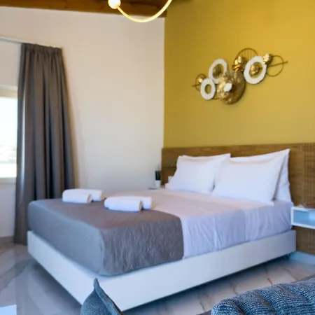 Deluxe Center 3* Chania (Crete)