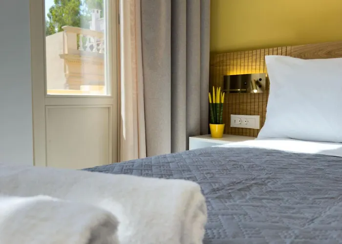 Deluxe Center 3* La Canea