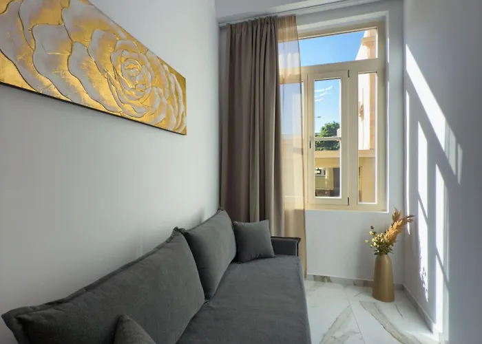 Deluxe Center 3* La Canea