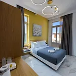 Deluxe Center Lägenhetshotell 3*
