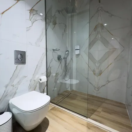 Deluxe Center Апарт-отель